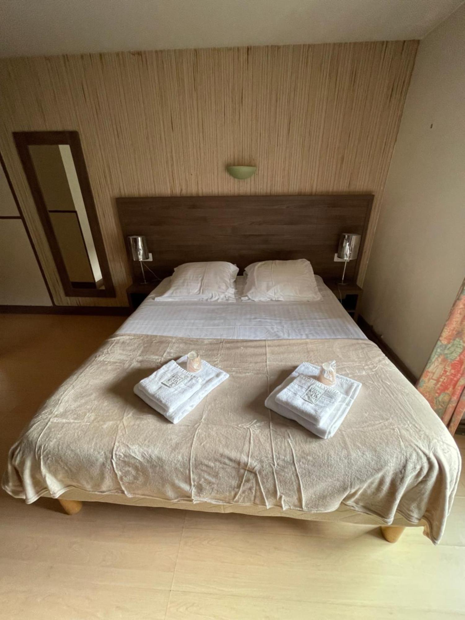 Hotel Du Commerce Semur-en-Auxois Eksteriør bilde