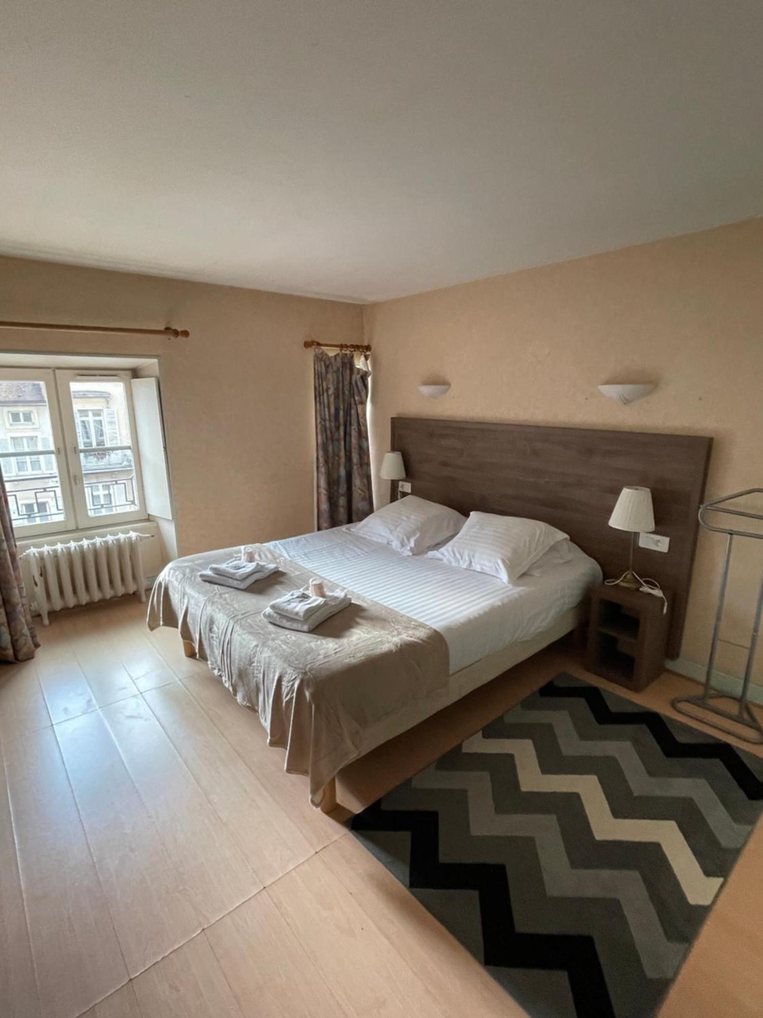 Hotel Du Commerce Semur-en-Auxois Eksteriør bilde